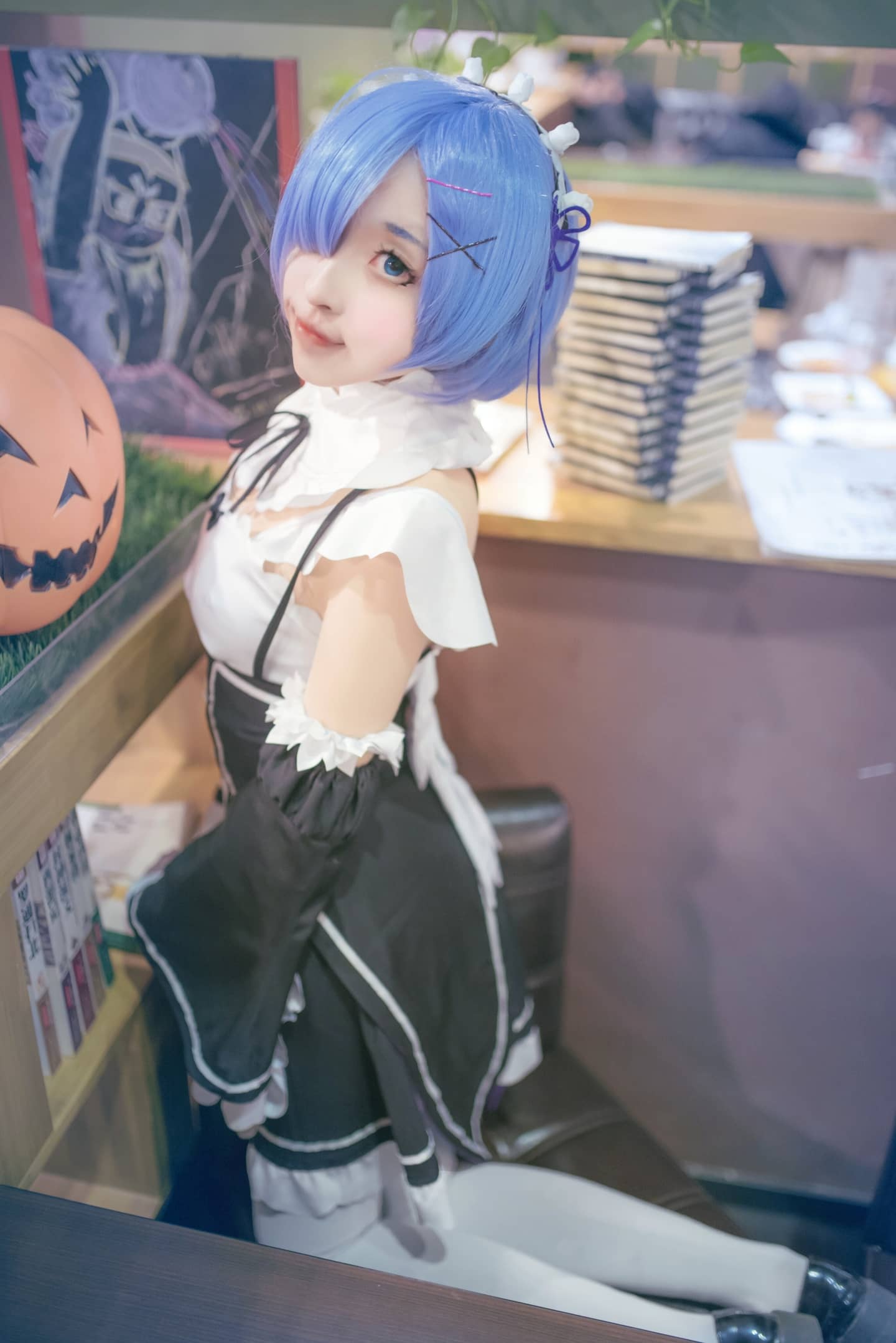 蕾姆cosplay，想吃点心吗？-萌图百科