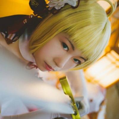 fate saber cosplay-萌图百科