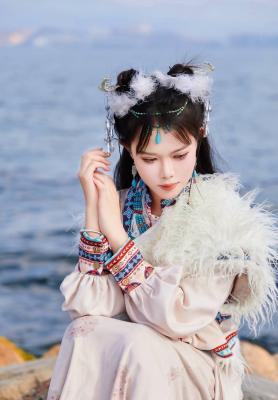 藏服少女写真-萌图百科