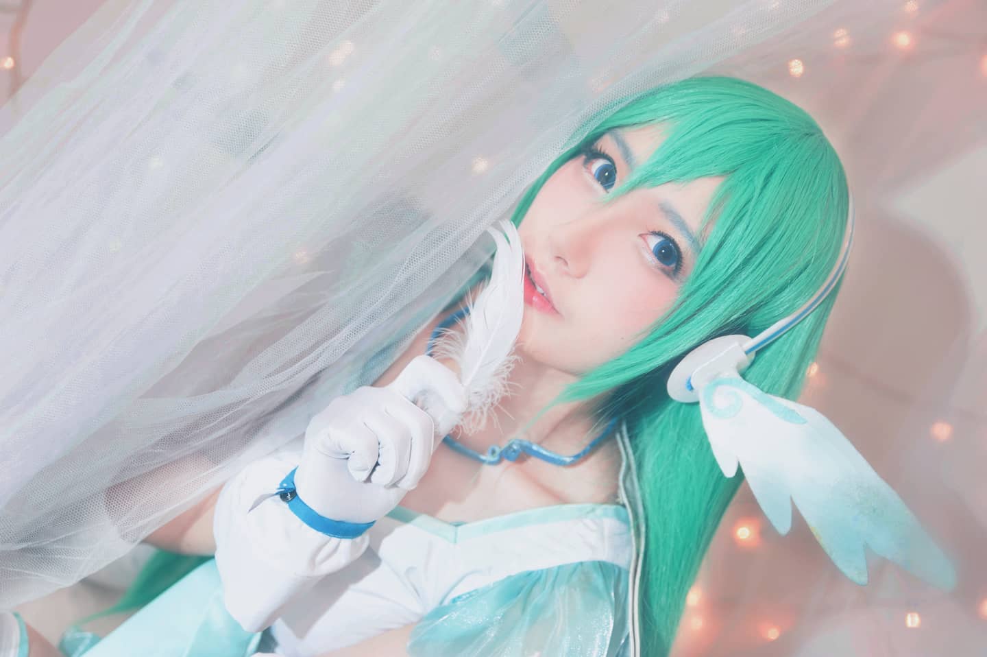 miku八翼天使✧*｡喜欢羽毛染上我的颜色-萌图百科