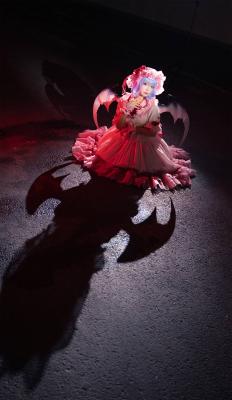 《东方project》蕾米莉亚·斯卡雷特cosplay-萌图百科