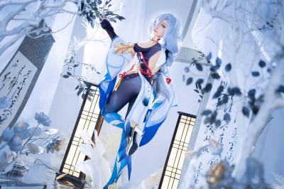 《原神》申鹤 cosplay-萌图百科