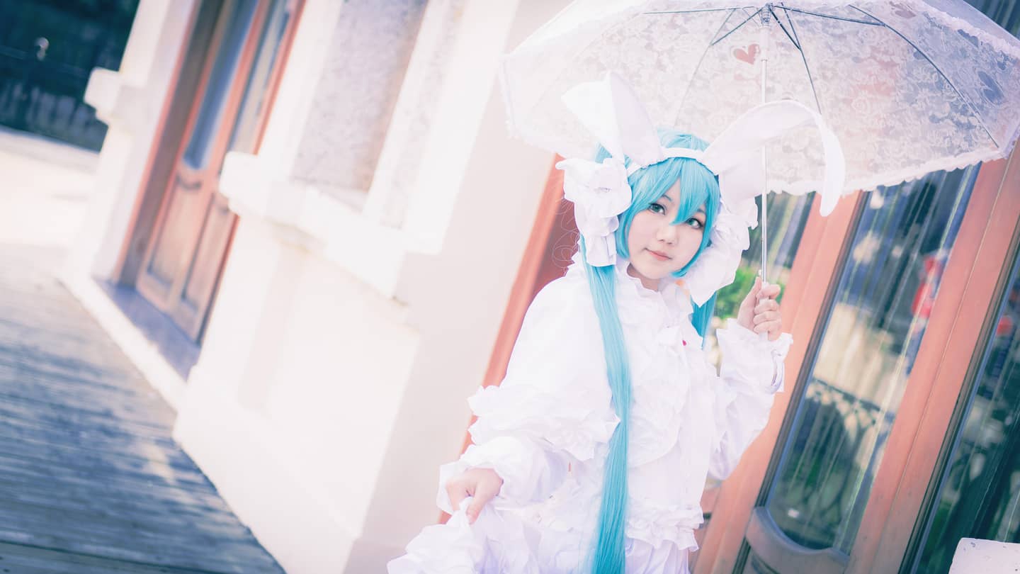 V家初音未来白兔同人礼服cosplay-萌图百科