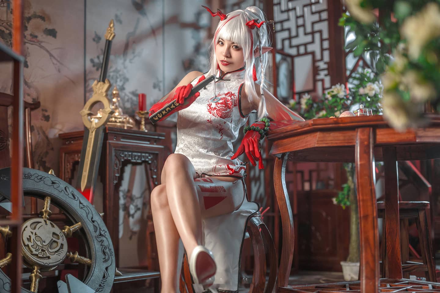 《明日方舟》乐逍遥·年cosplay-萌图百科