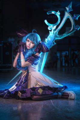 【COS场照】英雄联盟 灵罗娃娃 格温cosplay-萌图百科