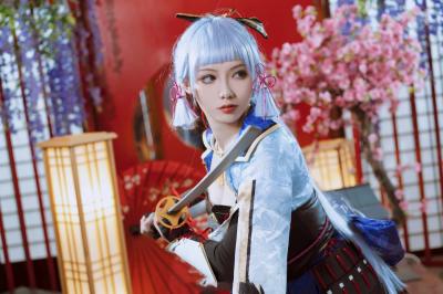 《原神》神里绫华cosplay-萌图百科