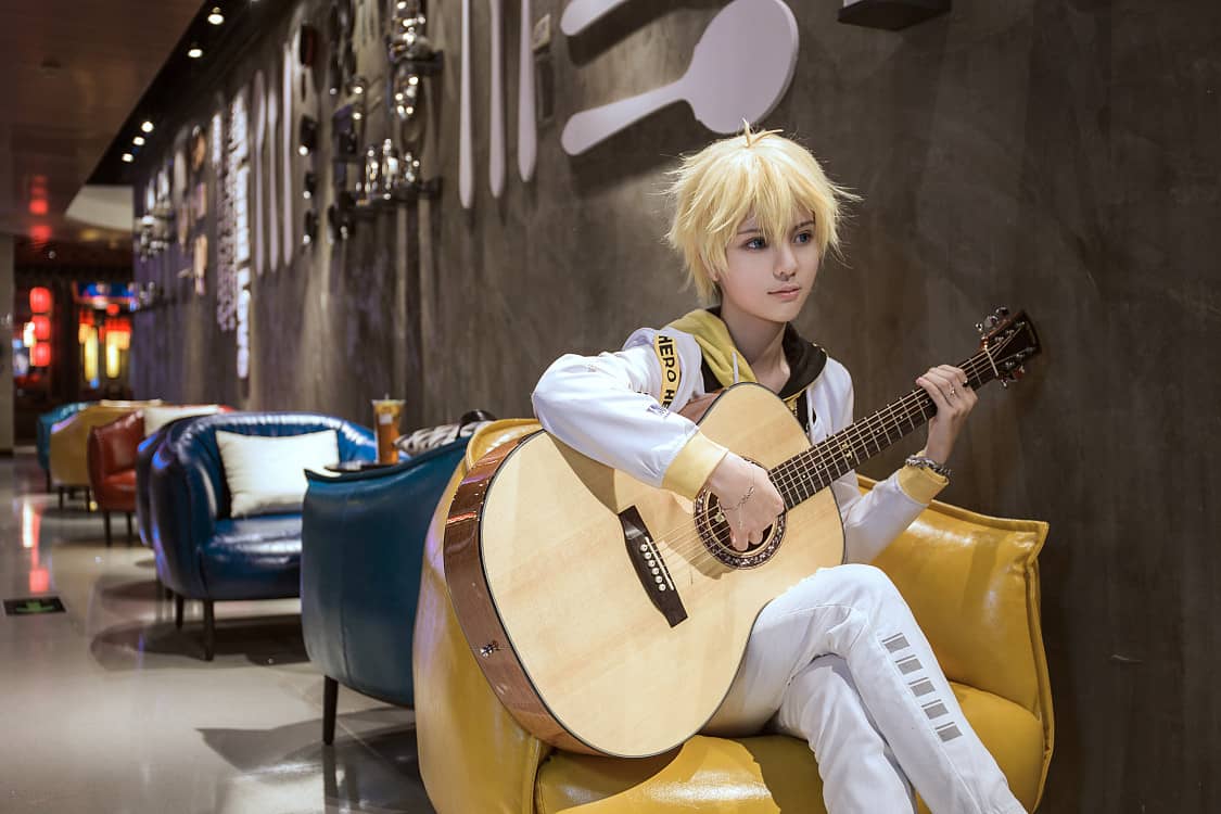 恋与制作人周棋洛Cosplay-萌图百科