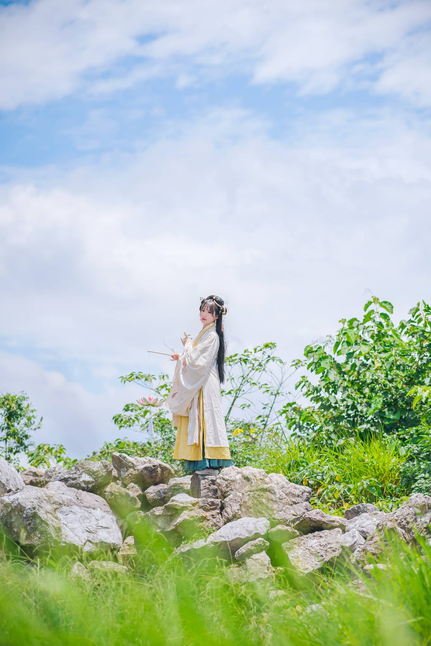 汉服私影，问花花不语，为谁落？-萌图百科