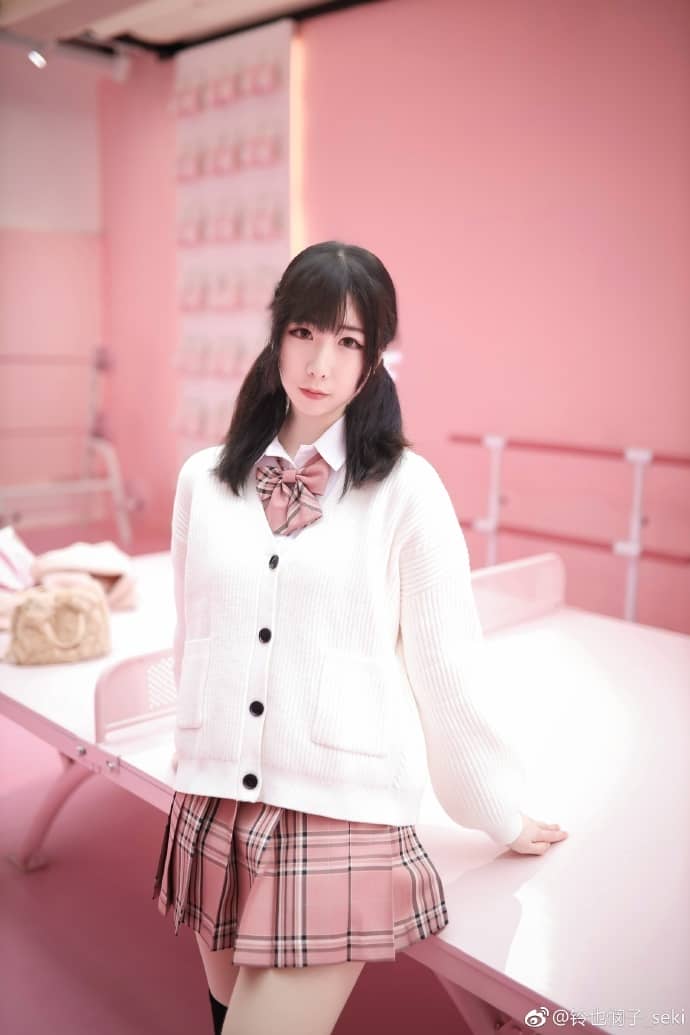 超可爱jk制服少女-萌图百科
