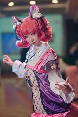 《明日方舟》巫恋cosplay-萌图百科