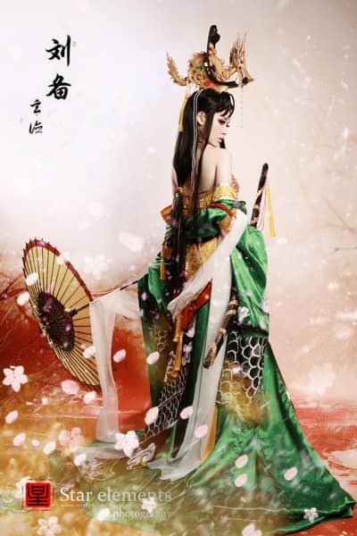 女体三国刘备cosplay正片-萌图百科