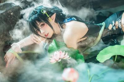 《明日方舟》夜半 夏卉cosplay-萌图百科