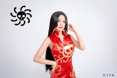 TYA事务所 梓宅 女帝红旗袍-萌图百科