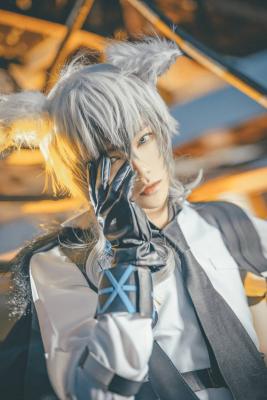 明日方舟银灰精二cosplay-萌图百科