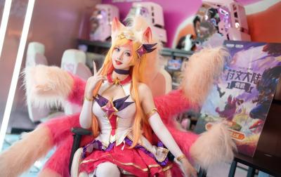 《云顶之弈》星之守护者阿狸cosplay-萌图百科
