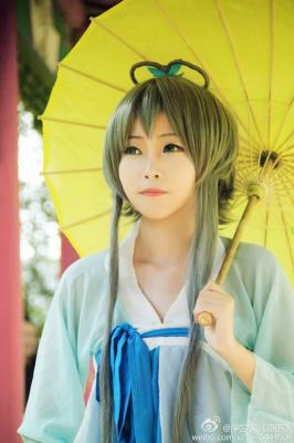 洛天依cosplay 问春来 发几枝〓问何物 最寻常最相思-萌图百科