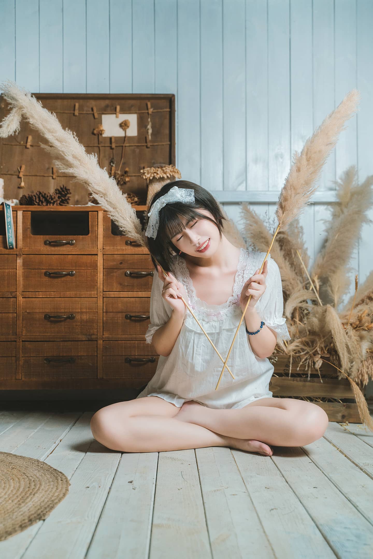 少女写真，单人睡衣-萌图百科