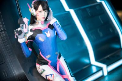 《守望先锋》D.VA Cosplay-萌图百科