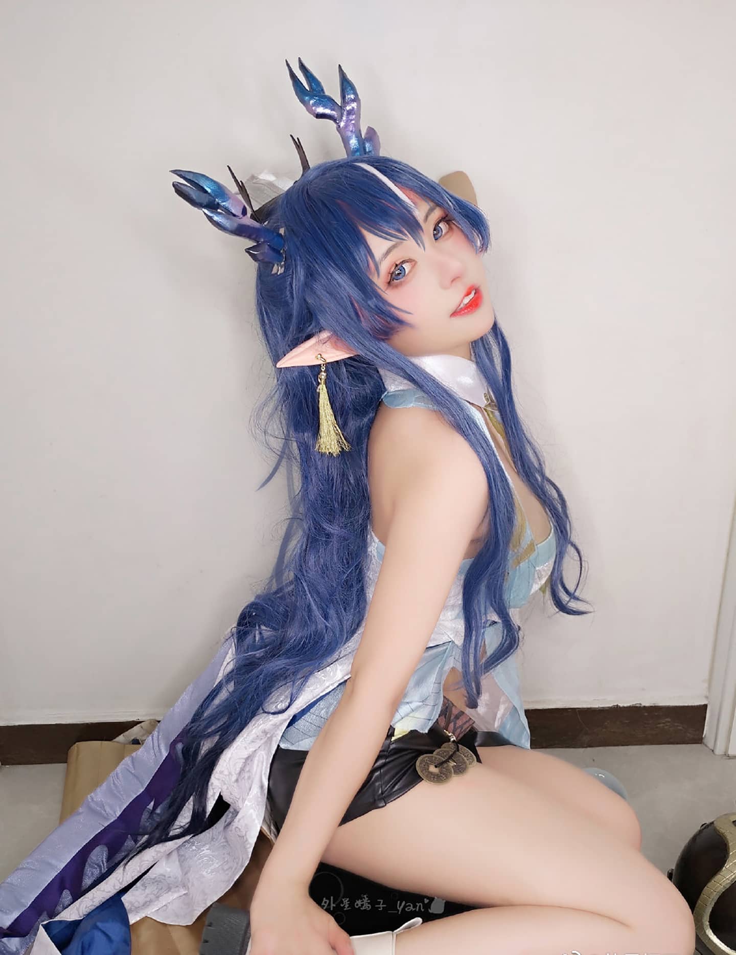 《明日方舟》 令 cosplay-萌图百科