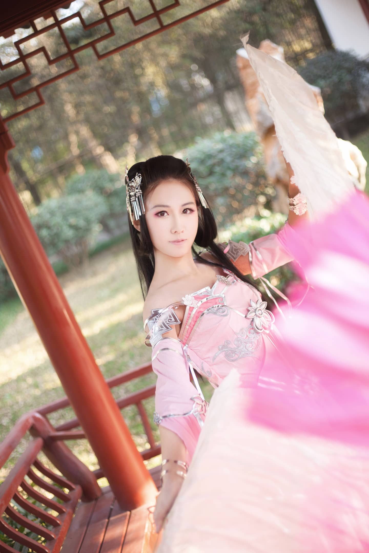 剑网三秦风秀姐cosplay，阳光明媚-萌图百科