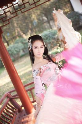 剑网三秦风秀姐cosplay，阳光明媚-萌图百科