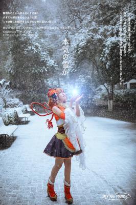 love live！高坂穗乃果cosplay，冬日の雪景-萌图百科