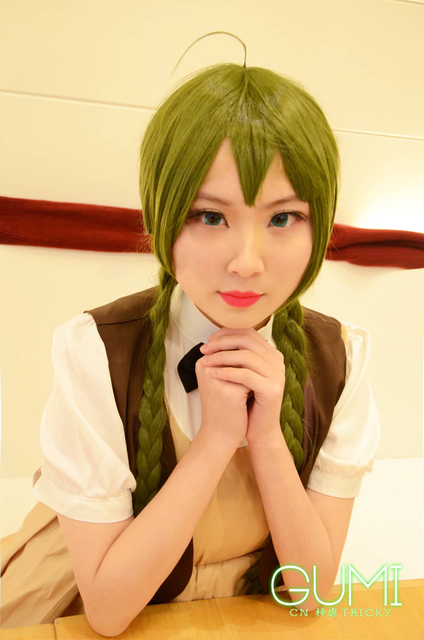 GUMI插画米色短袖裙cosplay-萌图百科
