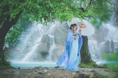 汉服私影 渺渺兮予怀，望美人兮天一方-萌图百科