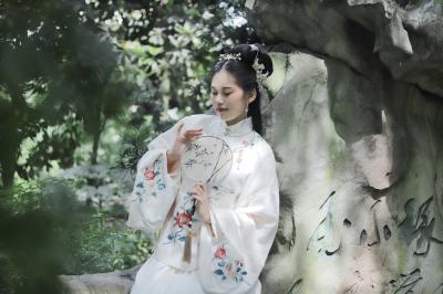 汉服私影，温柔似水-萌图百科