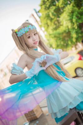 lovelive南小鸟cosplay，来和小鸟一起打开梦想之门吗~-萌图百科