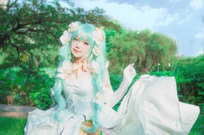 V家初音未来栀夏少女cosplay-萌图百科