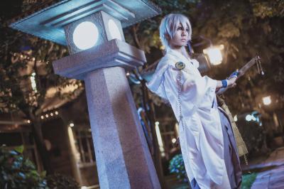 刀剑乱舞鹤丸国永cosplay，有人愿意带鹤球回家吗-萌图百科