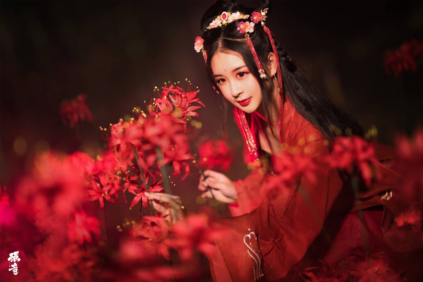 原创彼岸花拟人-萌图百科