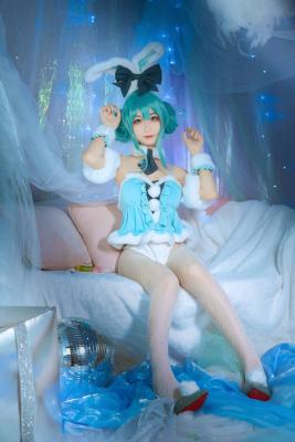 初音未来cosplay，是软软的小白兔-萌图百科
