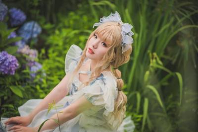 lolita私影，拍到了绣球花-萌图百科