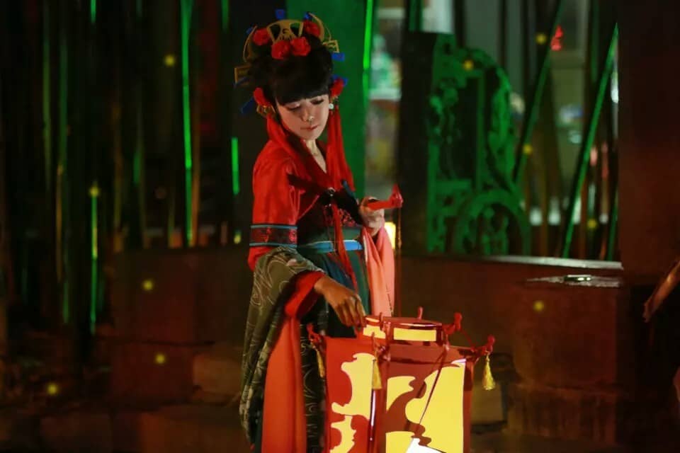 提灯少女  鸡腿子-萌图百科