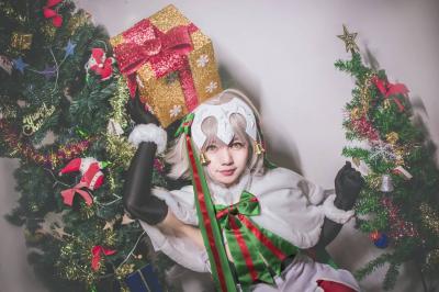 贞德cosplay 这有一个迟来的礼物你愿意收下嘛～-萌图百科
