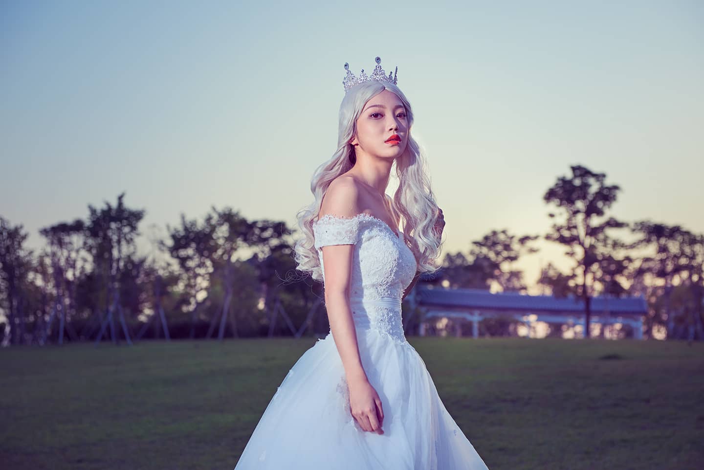 爱丽丝梦游仙境白皇后Cosplay-萌图百科
