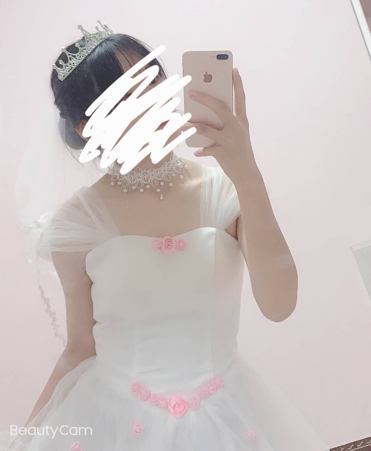 拉姆婚纱试穿-萌图百科