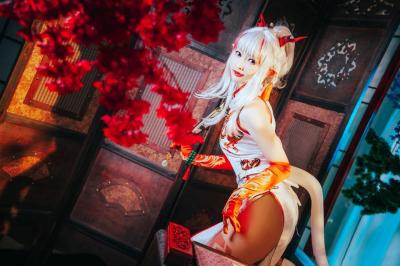 《明日方舟》乐逍遥·年cosplay-萌图百科