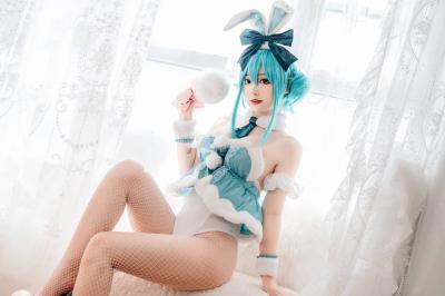《初音未来》兔女郎cosplay-萌图百科