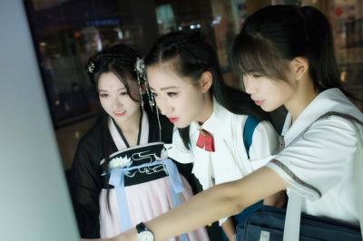 jk制服汉服Lolita 破产三姐妹-萌图百科