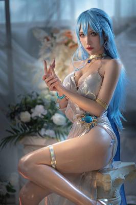 《nikke:胜利女神》海伦礼服cosplay-萌图百科