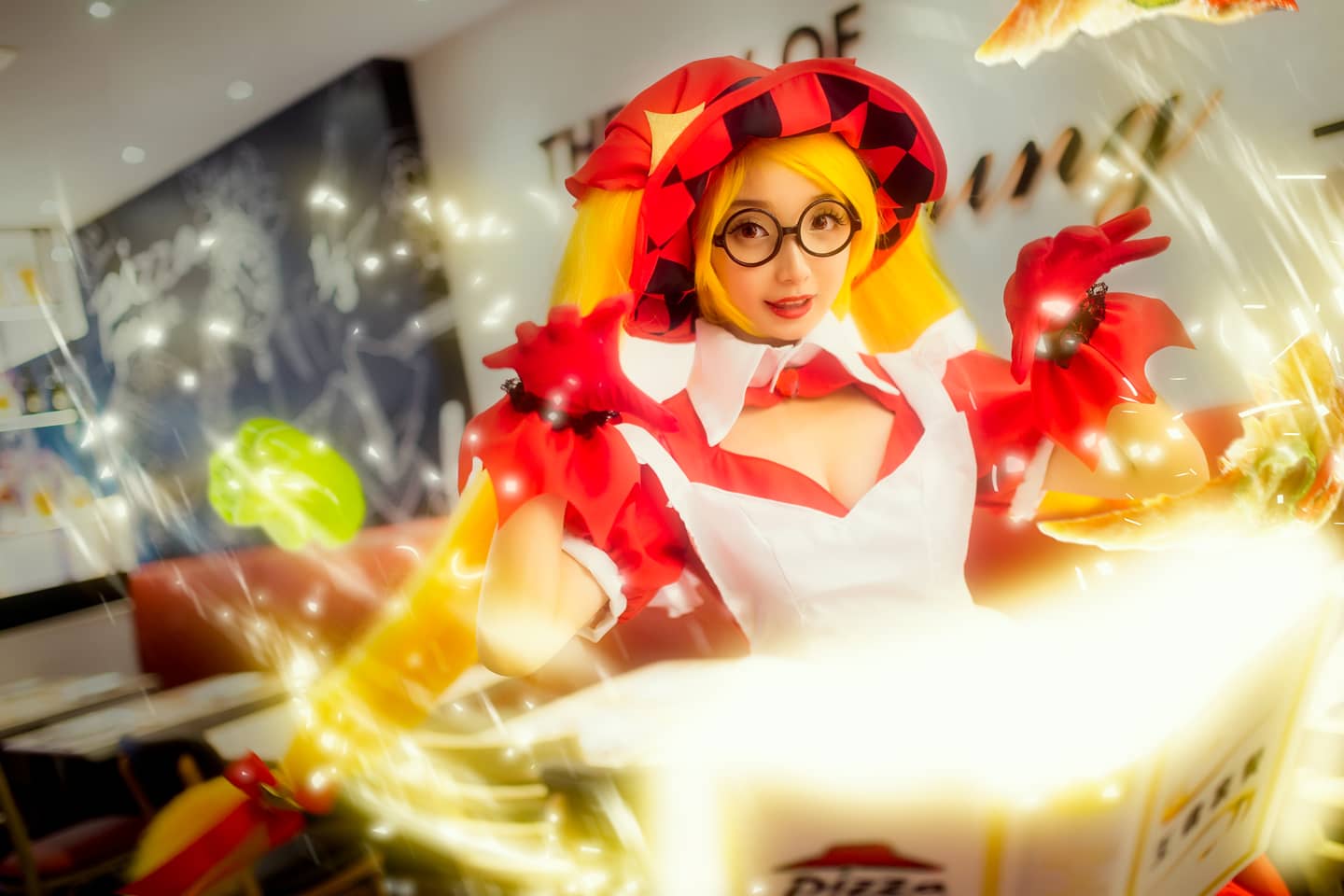 安琪拉cosplay 你想要我喂你吃披萨嘛？-萌图百科