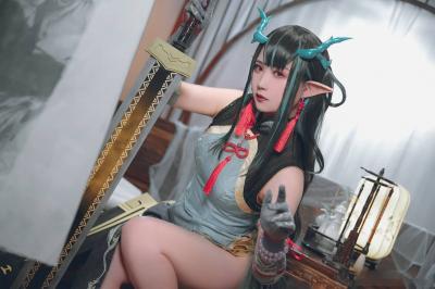 《明日方舟》夕 • 染尘烟cosplay-萌图百科