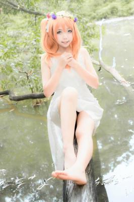 lovelive高坂穗乃果cosplay，森林里野炊，是不是很开心呢？-萌图百科