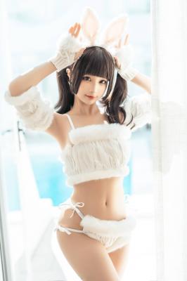 《绵绵兔》少女写真-萌图百科